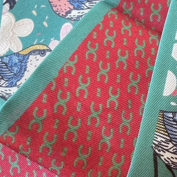 Reversible Green & Red Bird & Flower Print Twilly Narrow Tie Scarf - Picture 4 of 4